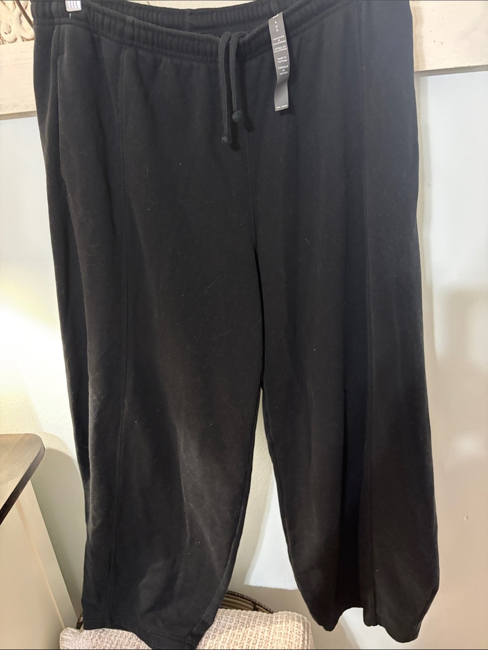 Vuori Black Drawstring Sweatpants